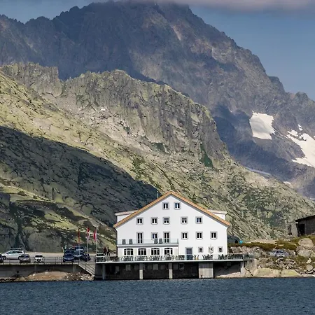Grimsel Passhöhe 3*