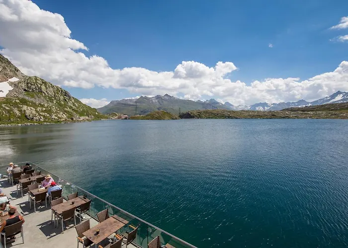 Grimsel Passhoehe Hotel