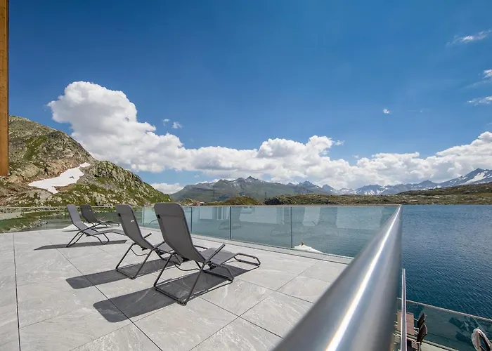 Grimsel Passhoehe Oberwald