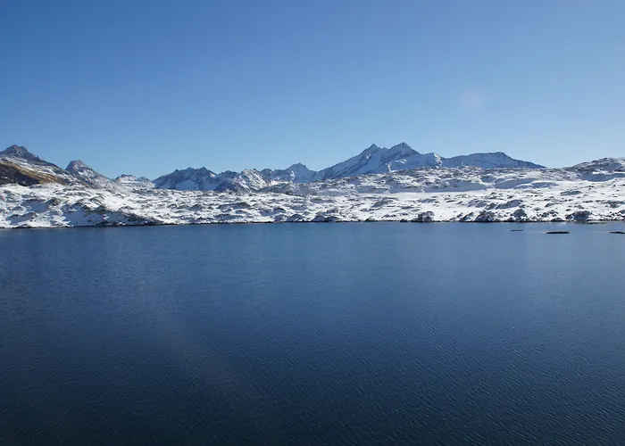 Grimsel Passhoehe Hotel