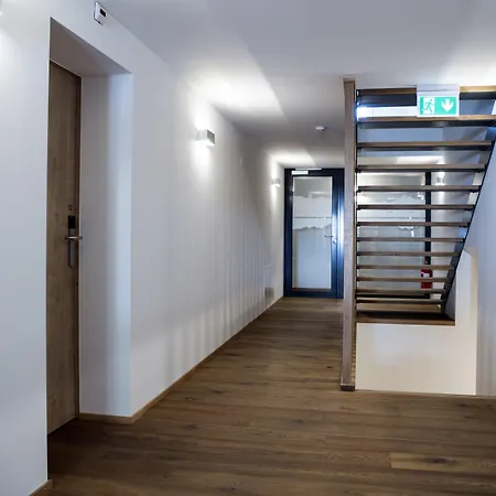 Grimsel Passhoehe Hotel